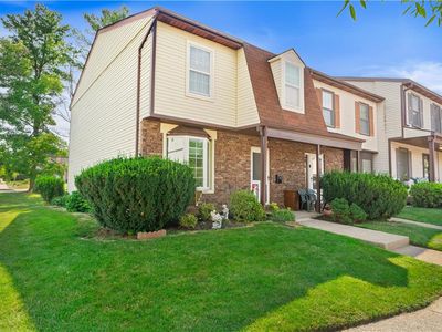 13 Lexington Ct