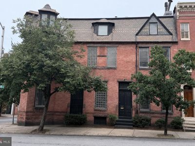 845 Park Ave