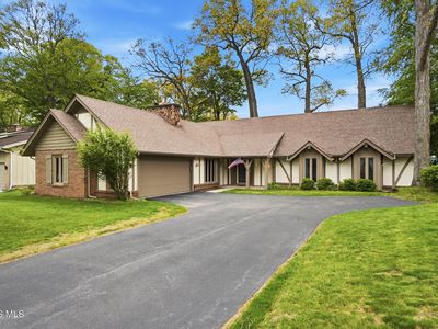 6023 Barkwood Ln