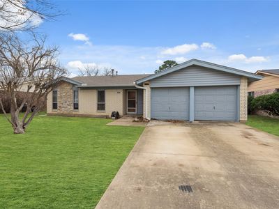 Property at 3826 Pendleton Ct, Irving, TX