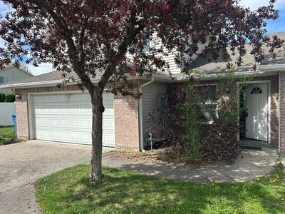 432 W Spring Ln