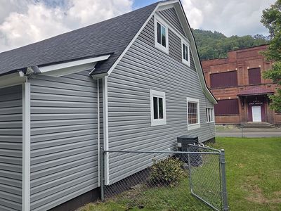 283 W Main St