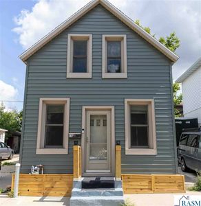 118 E Spring St