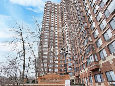 100 Old Palisade Rd APT 3416