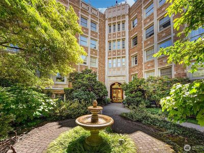 5810 Cowen Place NE #310