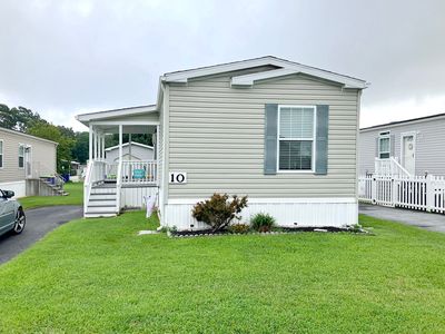 10 Lantern Ln