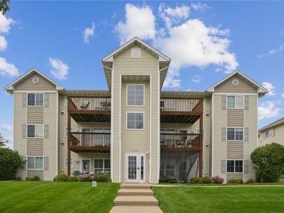 6715 Creekside Dr NE Unit 8