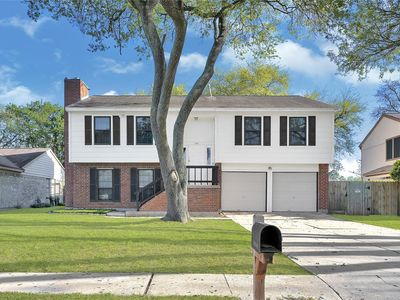 Property at 346 Lost Rock Dr, Webster, TX