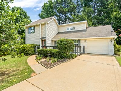 838 Andrews Ave