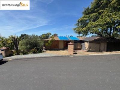 Property at 11201 Lochard St, Oakland, CA