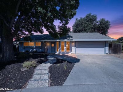 6 Clover Ct