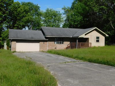 823 Hidden Acres Dr