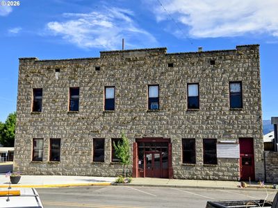 115 SW Front St