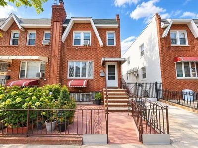 1842 W 7th St