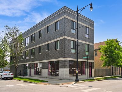 3437 S Morgan St #2E