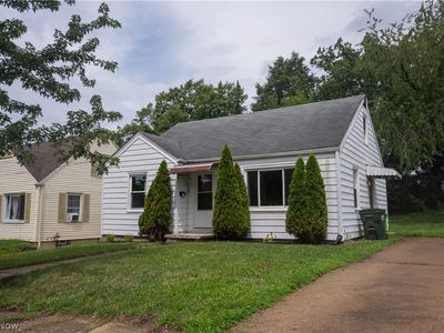 220 Willow Ave NE