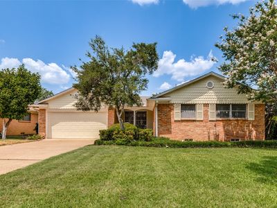 827 Oak Forest Dr