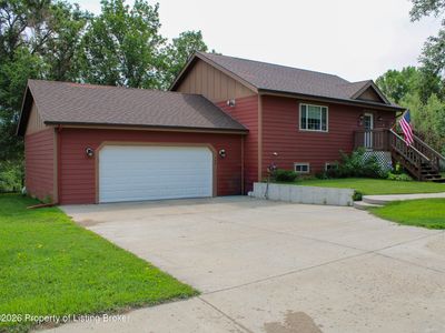Property at 404 4th St NW, Watford City, ND