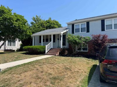 213 Surrey Ave