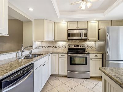 7430 Lake Breeze Dr APT 206