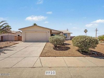 9910 E Gray Hawk Dr