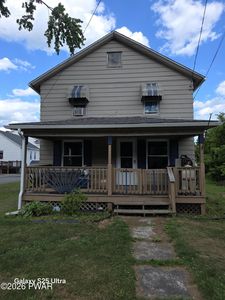 142 Center St