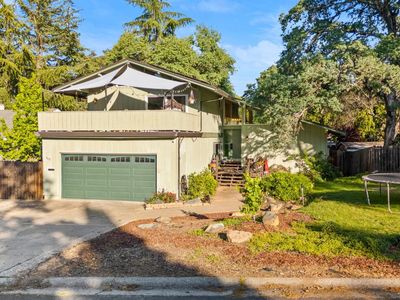 962 King James Way