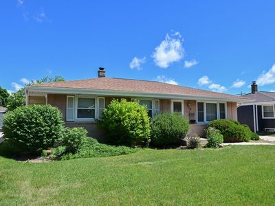 2400 W Edgerton AVENUE