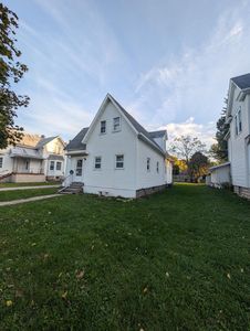 242 E Merrill Ave
