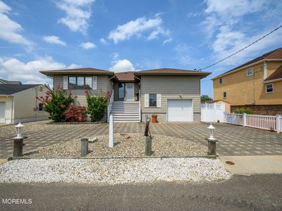 3128 Veeder Avenue