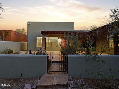 10523 E John McNair Pl