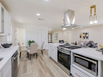 5610 Enchanted Ln