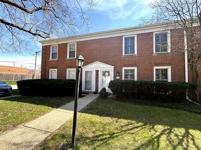 Property at 1414 Pebblecreek Dr, Glenview, IL