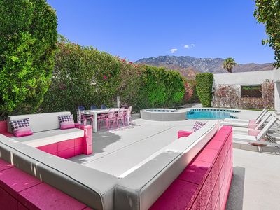 1441 Amelia Way