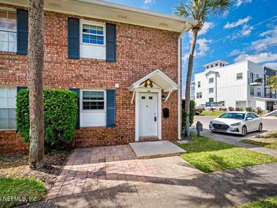 22 COMARES Avenue #6-B