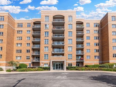 6815 N Milwaukee Ave APT 507