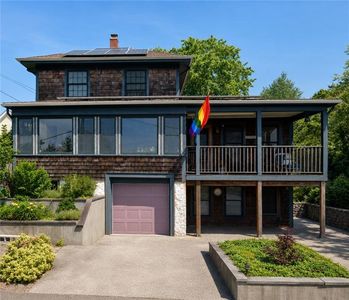 95 Bay View Ave
