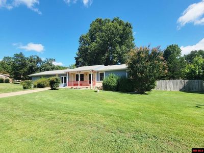 Property at 608 Montgomery Ave, Mountain Home, AR