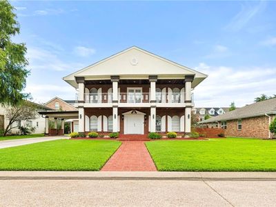 13 Chateau Talbot Dr