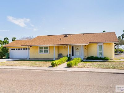 407 Country Club Dr