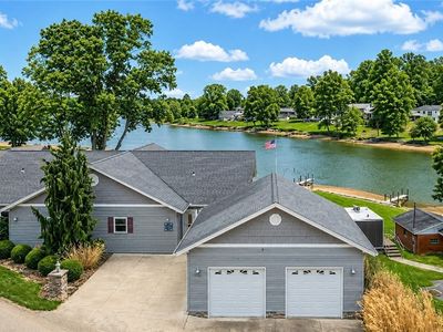 6964 Lakeview Dr