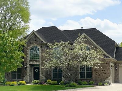 822 Waters Edge Dr