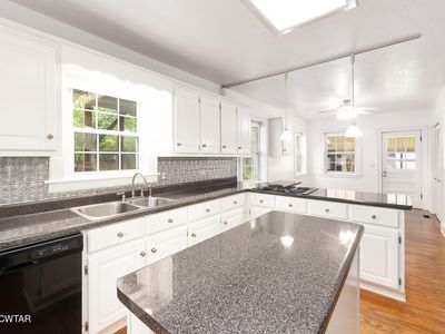 Property at 450 North Ave, Henderson, TN