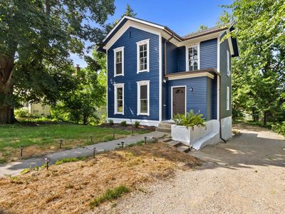 574 S Main St