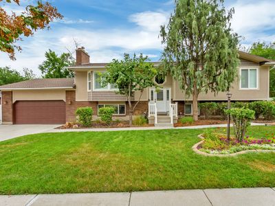 1737 E Sunrise Meadow Dr