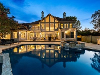 2819 Cliff Point