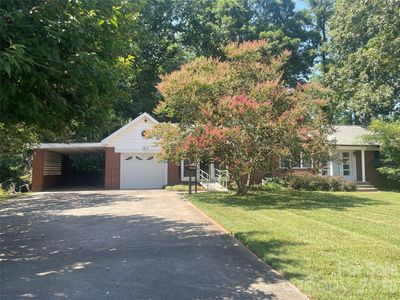 1099 Amherst Rd
