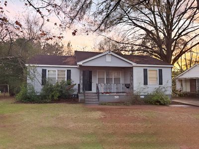 708 Meadowbrook Dr