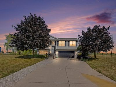 5192 Lilac Ln