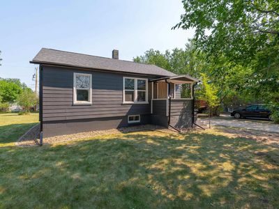1232 E Saint Charles St